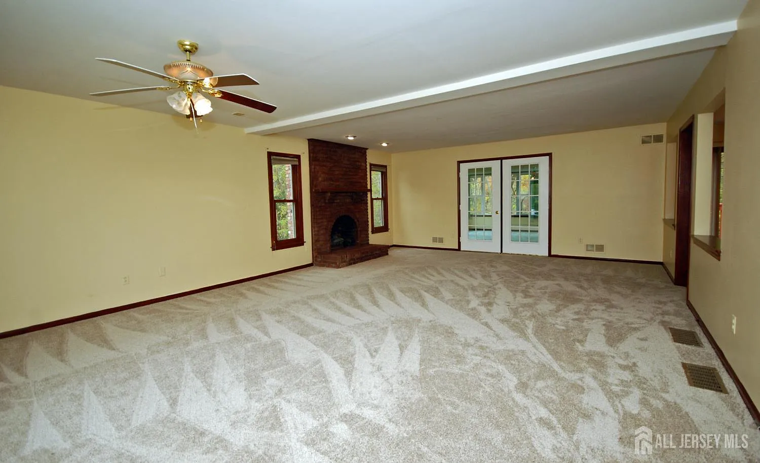 4 bed, 3.5 bath, 3060 sqft, $4,000 — Photo 4