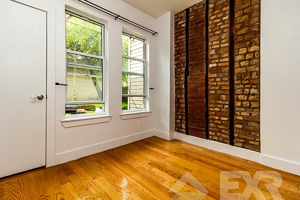 Rented by EXR | media 52