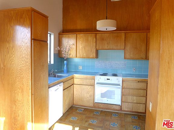 4th image of 11722 Darlington Ave APT 3