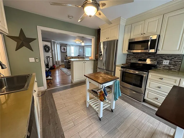 4 Hammond St #5 — Photo 5