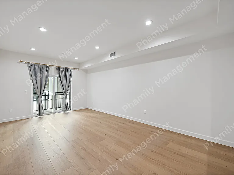 15861 Main St #217 — Photo 7