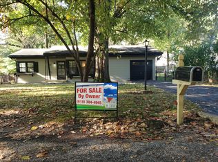 35 Apple Tree Ln, Belleville, IL 62221