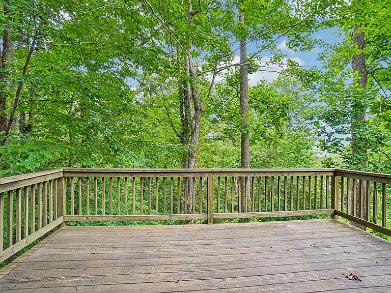 166 Mount Royal Dr — Photo 19