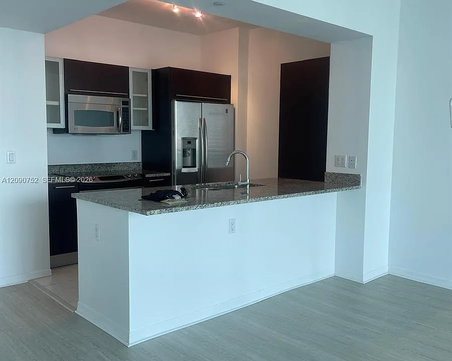 951 Brickell Ave #2803
