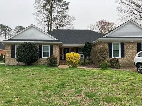 17 Estate Dr, Hampton, VA 23666