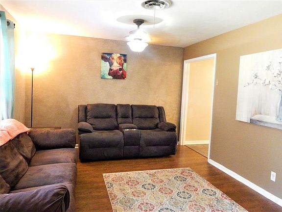 2nd image of 1457 Marsalis Dr