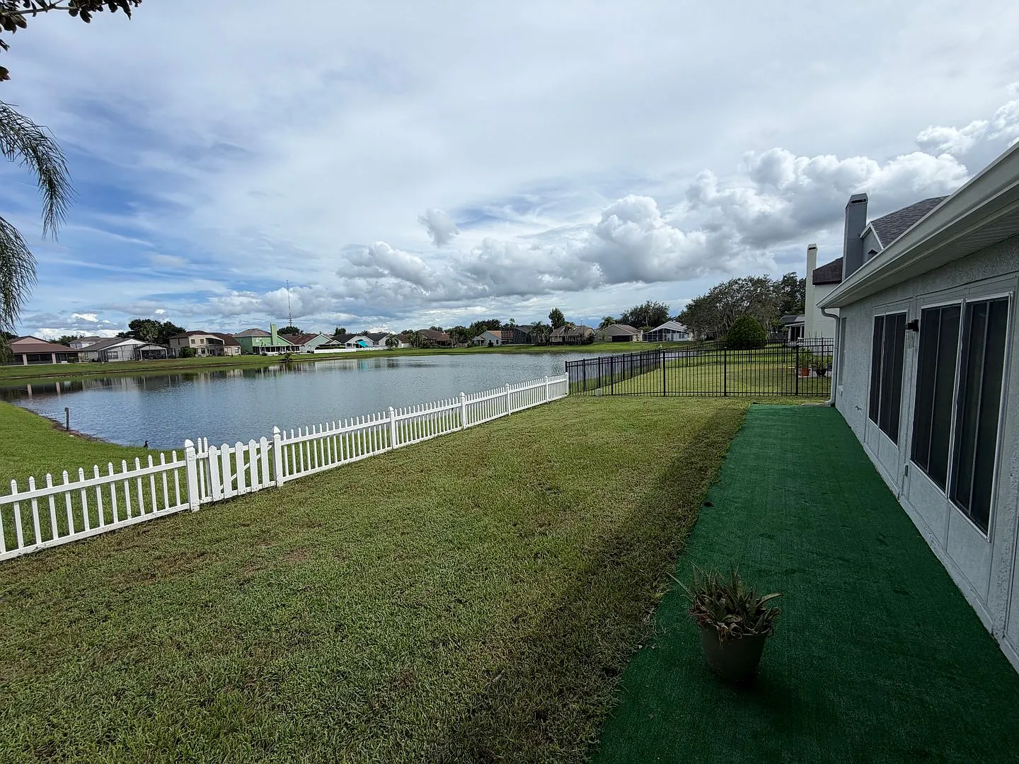 Solar & Waterfront 3/2 In River's Pointe - For Rent — Photo 4