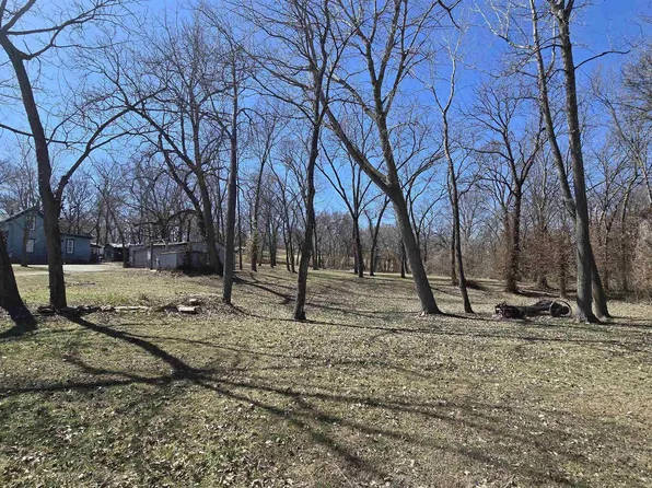 1125 College Rd, Holton, KS 66436