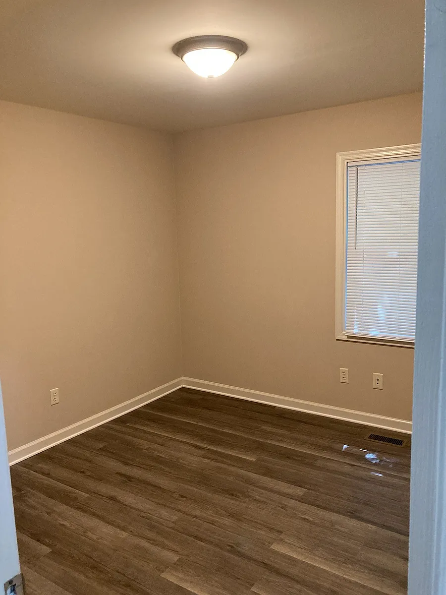 Bedroom have the plank floor. - 190 Walnut St