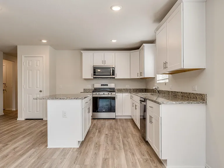 1201 Viscount St — Photo 10
