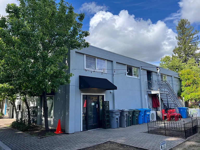 225 N Cloverdale Blvd #3 — Photo 12