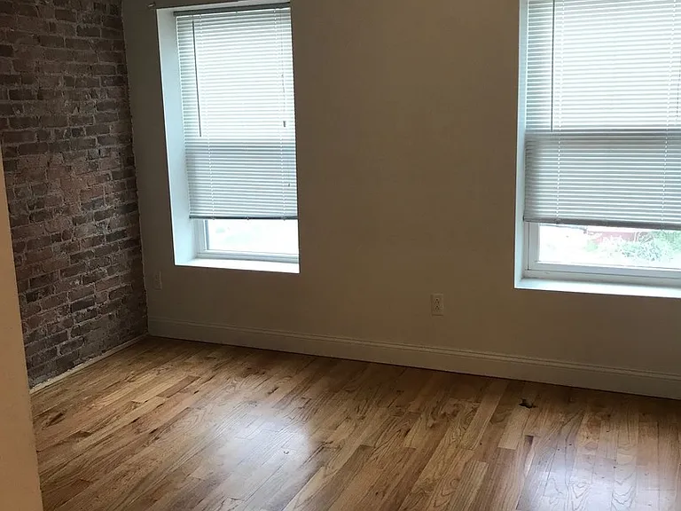 555 Winchester Ave — Photo 4