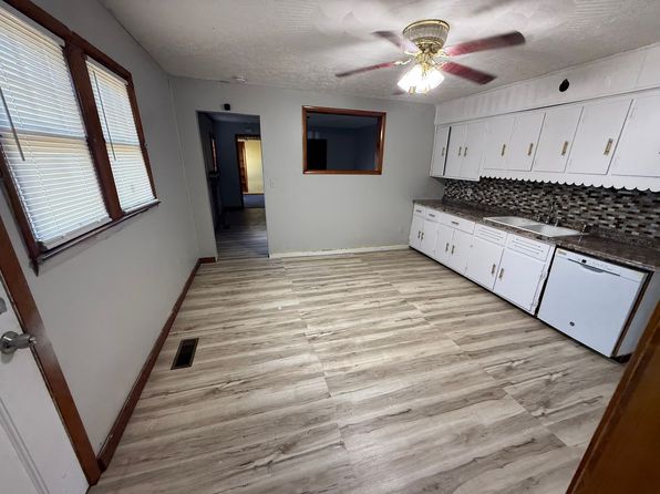552 Main St
