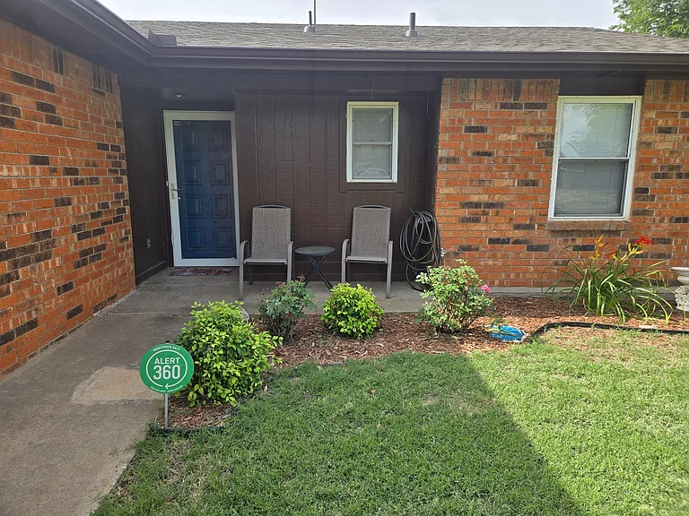 5625 Fountain Head Dr — Photo 2