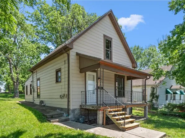 119 S Neconi Ave, Bonner Springs, KS 66012