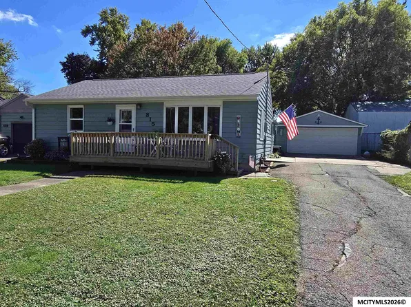 815 6th Ave S, Clear Lake, IA 50428