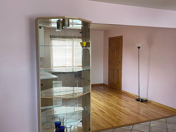 4th image of 2600 W Walton St APT 3