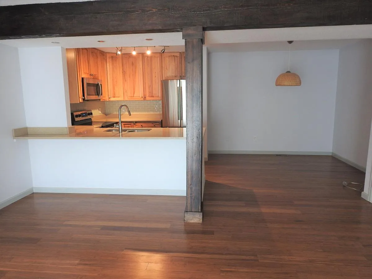 3 bed, 1243 sqft, $2,300 — Photo 2