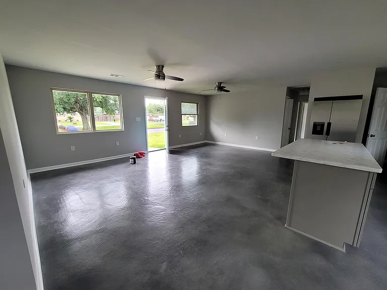 525 E Loyola Dr — Photo 21