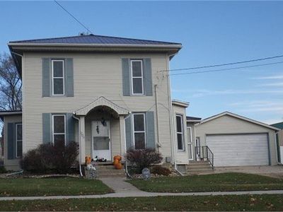 205 W Mission St, Strawberry Point, IA, 52076