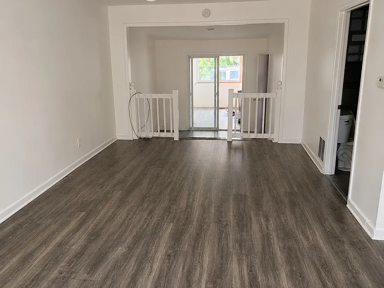 8542 S Lowe Ave #1 — Photo 5