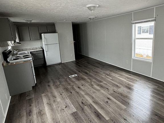 2nd image of 2900 E Burton St