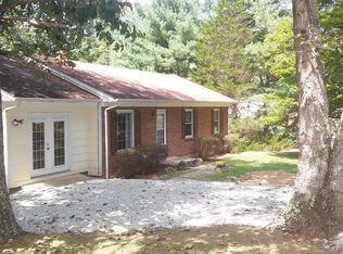 15069 Rockford School Rd, Hurt, VA 24563