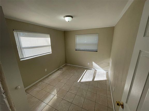 4th image of 1727 Brackland St