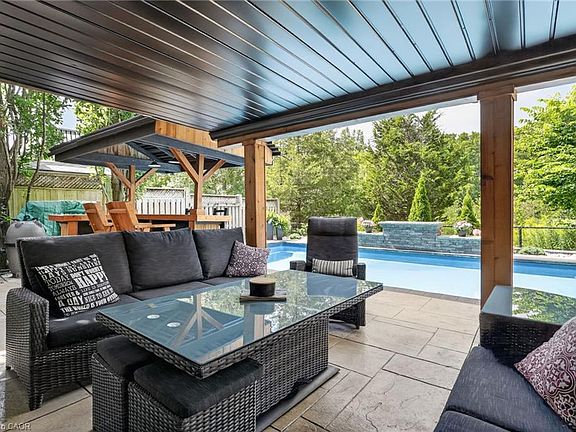 5th image of 483 Valridge Dr