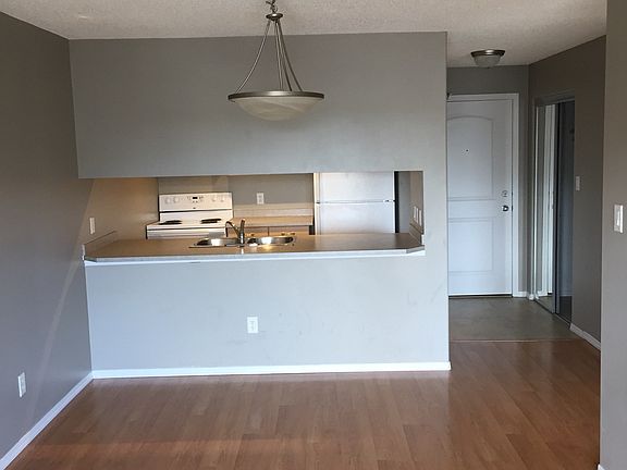 3rd image of 9910 107th St #308