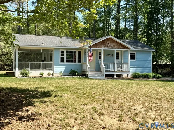 267 Shore Dr, Hartfield, VA 23071