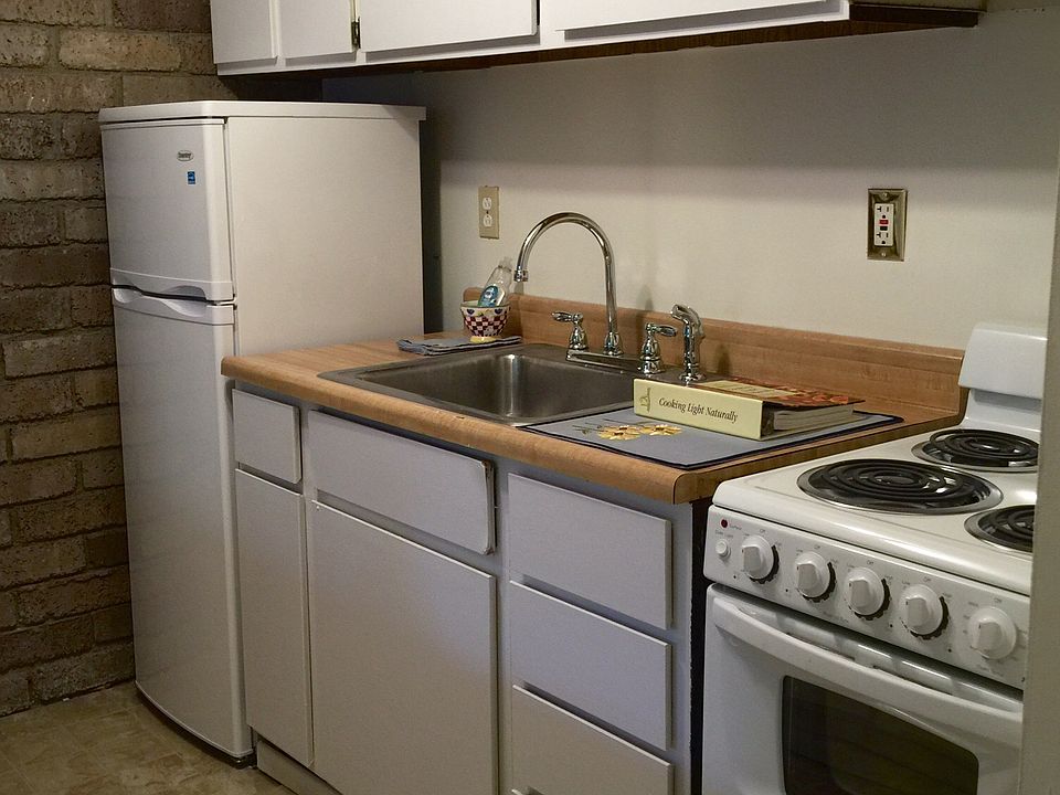 2nd image of 1410 Summit St APT 10