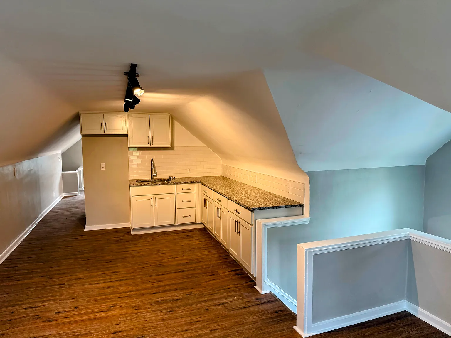 1 bed, 700 sqft, $925 — Photo 2