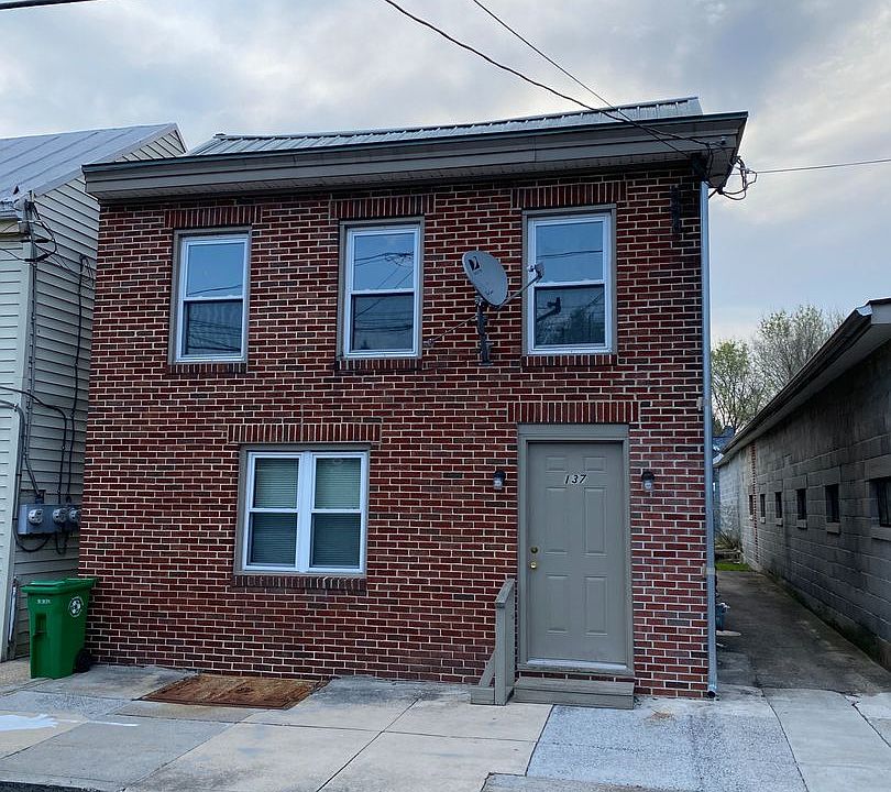 1st image of 137 N West St APT 1