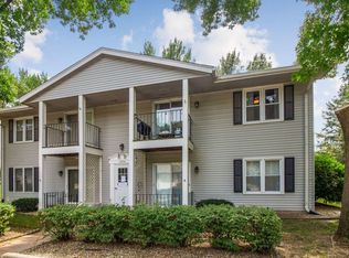 1224 49th St UNIT 4, West Des Moines, IA 50266