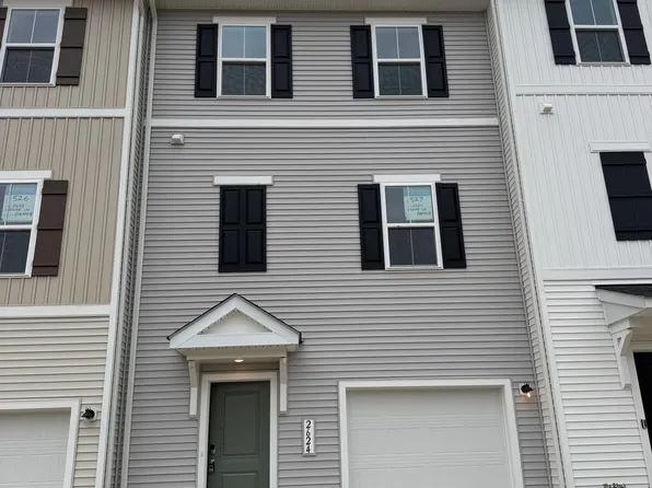 2624 Cougar Ln, Locust Grove, VA 22508