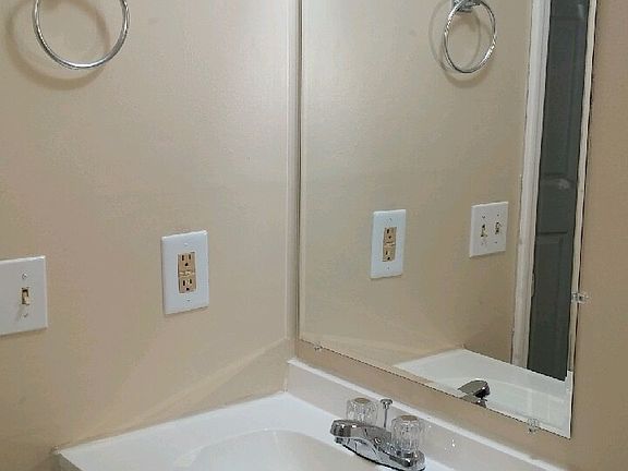 Bathroom sink