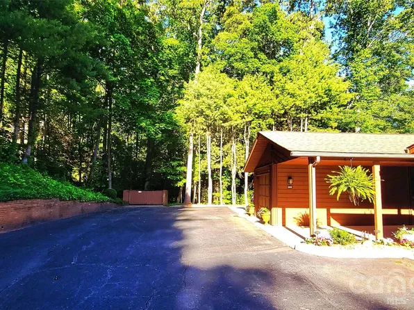 308 Woodfield Dr, Asheville, NC 28803
