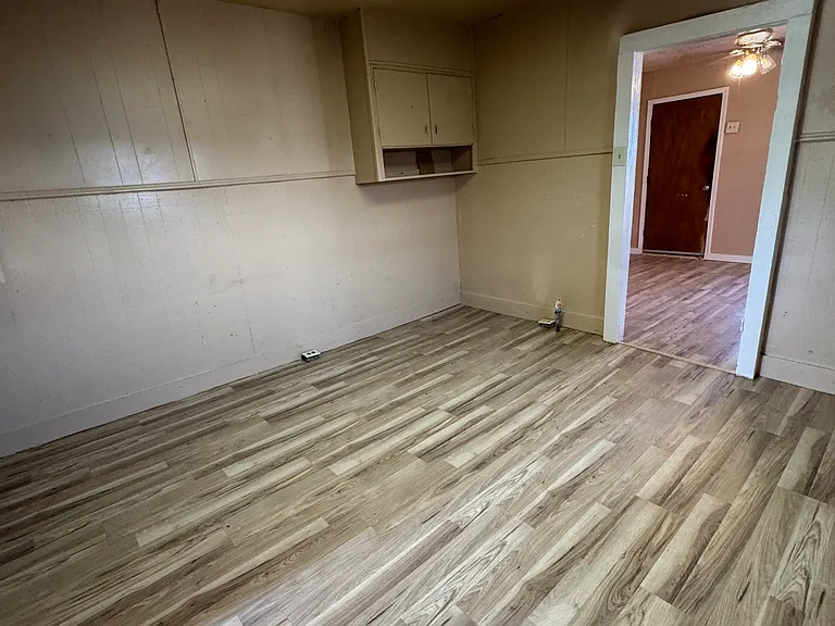 119 N Emerick St — Photo 2