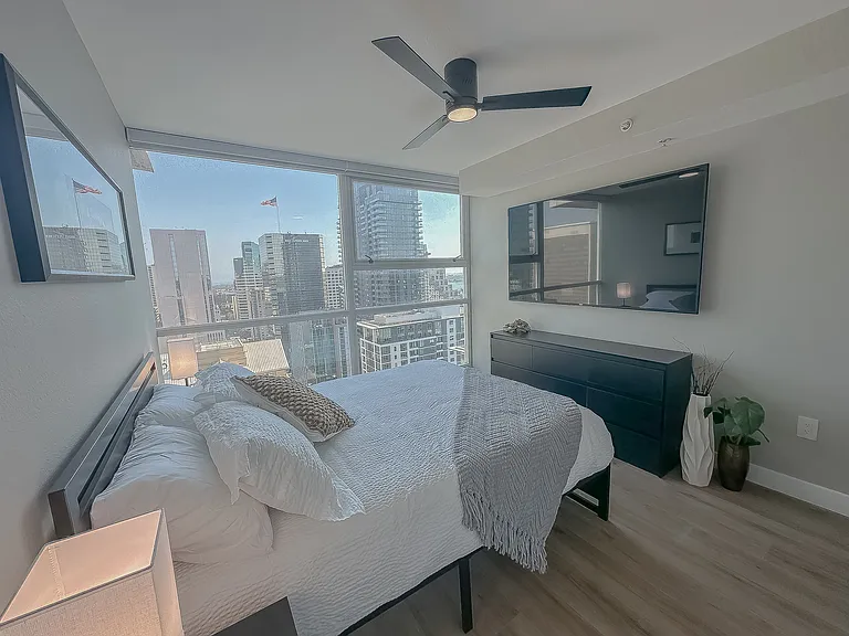 300 W Beech St #2202 — Photo 28