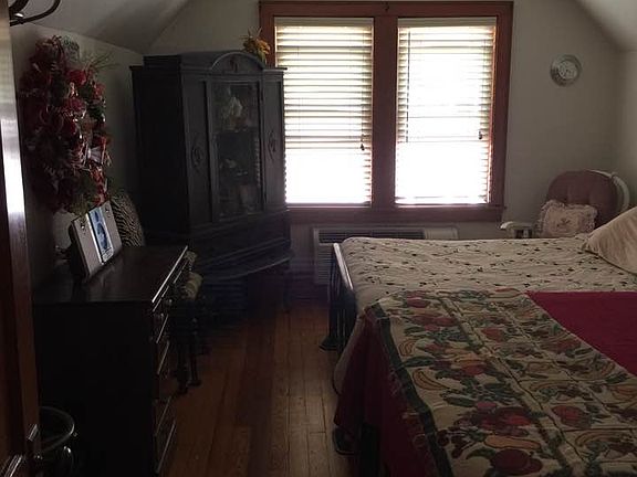 3rd image of 812 Jefferson Ave