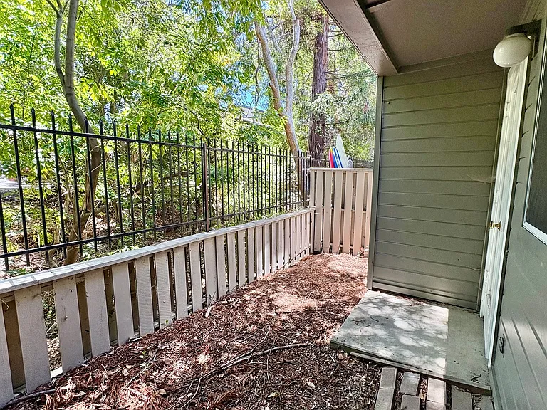 1185 E Foothill Blvd #20 — Photo 23