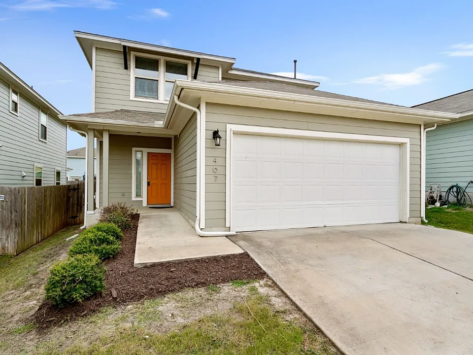 467 Twisted Oaks Ln