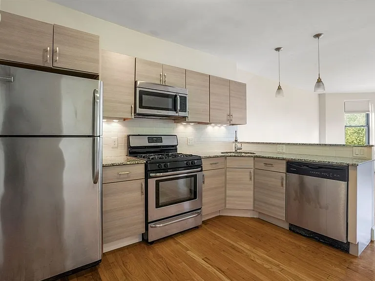 228 Commonwealth Ave #7 — Photo 5