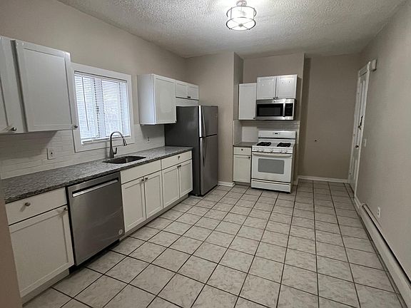 2nd image of 18 Cambridge St #1