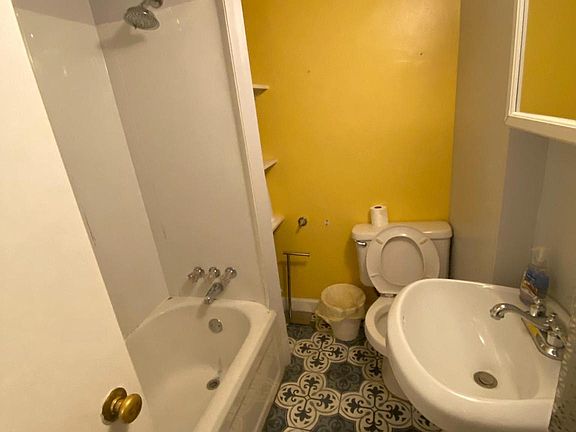 4th image of 332 S 16th St Floor 4