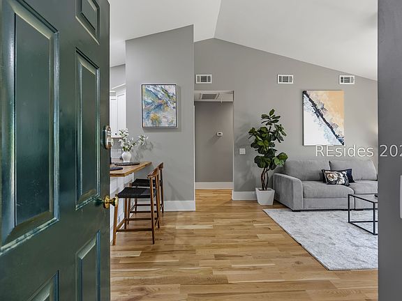 3rd image of 5 Gumtree Rd #L20