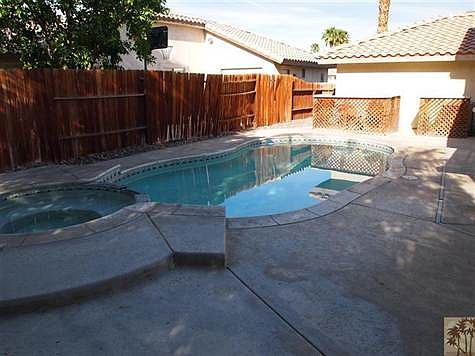 4th image of 44215 Mariposa Ct