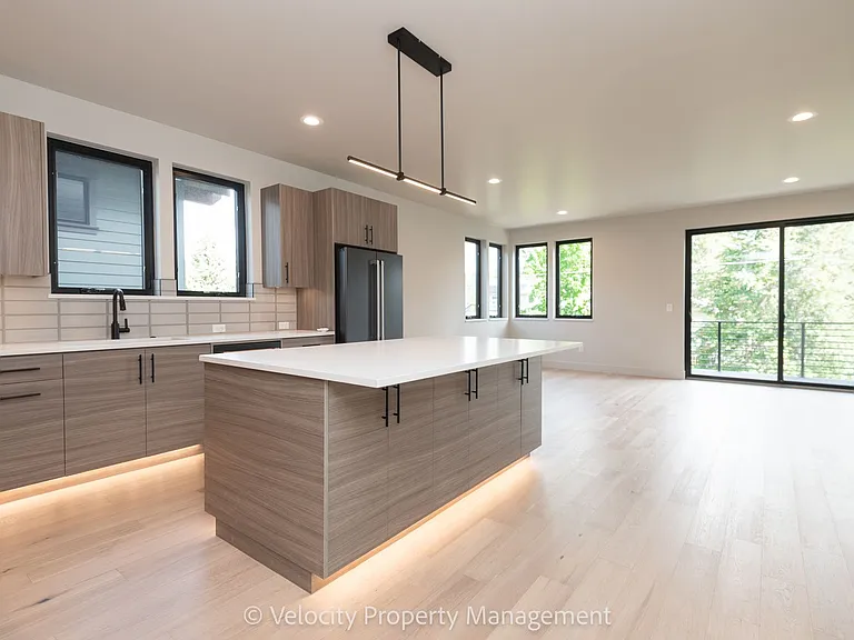 26 NW McCann Ave #3 — Photo 5