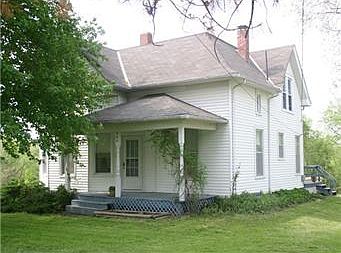 1st image of 902 W Main St